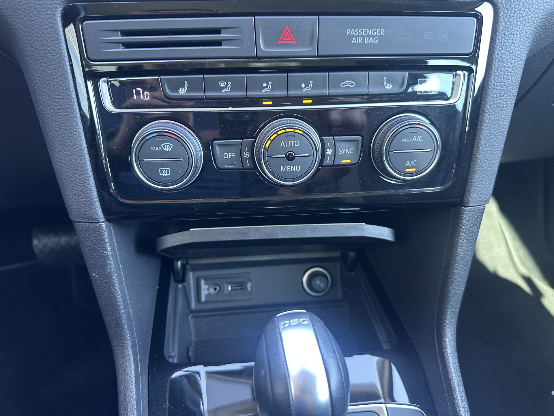 44860469-17.jpg