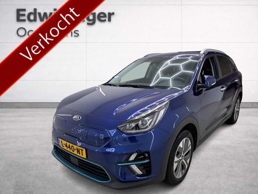 53607665-10.jpg